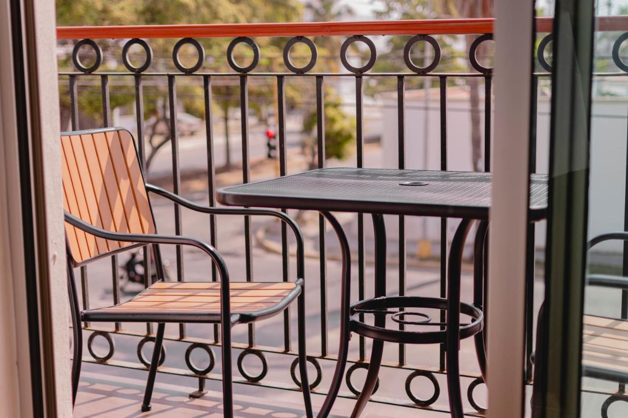 La Lola Hotel & Suites Mazatlan Luaran gambar